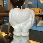 Vela Escultura Corazón en las Manos Aromática