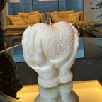 Vela Escultura Corazón en las Manos Aromática