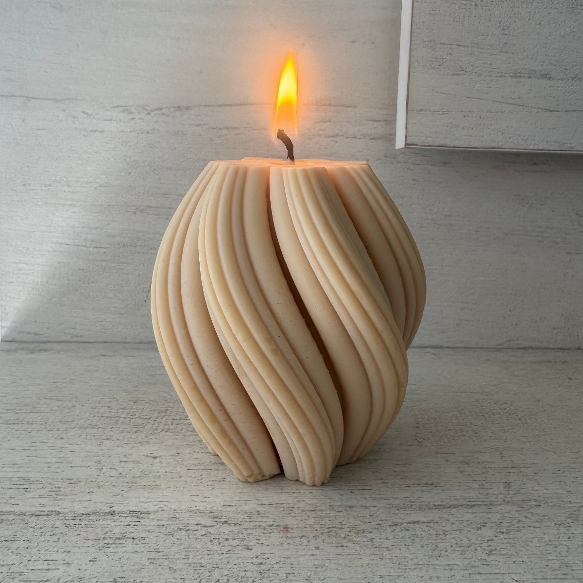 Vela Aromatica Wide Sculpt Candle